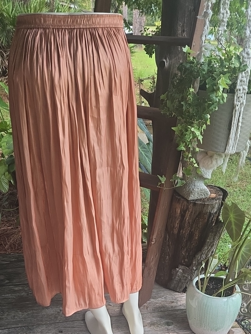 Allie Rose Peach Shimmery Pleated Midi Skirt Size Small - Picture 5 of 11